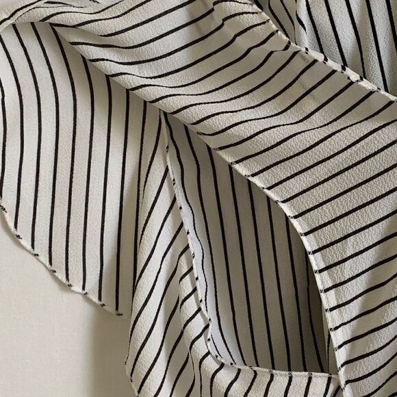 Black & White Striped Ruffled Shawl - Picture 4 of 5